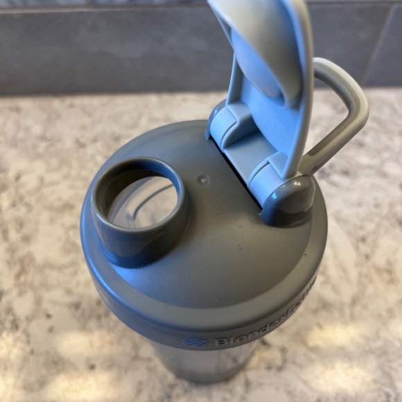 Blender Bottle Gray 20 oz - Picture 7 of 8